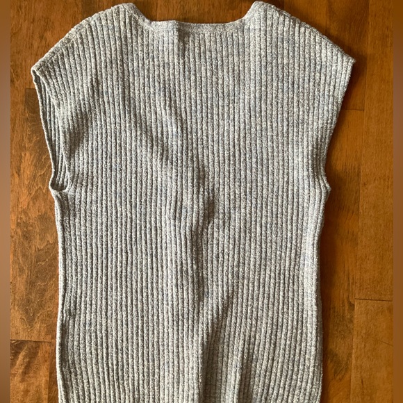 Madewell Shaw Button-Front Sweater Tee size Medium, in Marled Rain - Picture 3 of 4